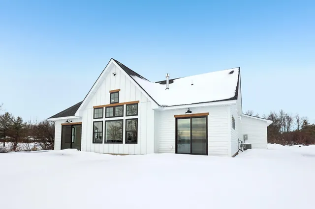 $899,900 | 1625 Lake Avenue, Luck, WI 54853