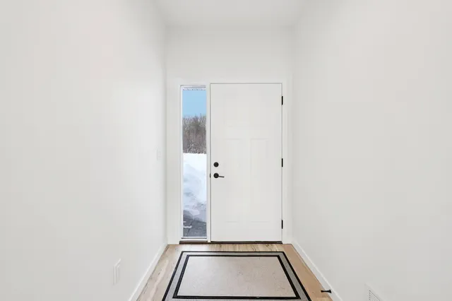 $899,900 | 1625 Lake Avenue, Luck, WI 54853