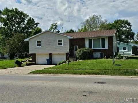 2501 Westchester Boulevard Springfield, IL 62704 - Photo 1 of 12