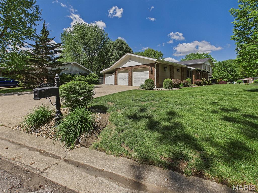 38 Cardinal Lane Highland, IL 62249 - Photo 5 of 50