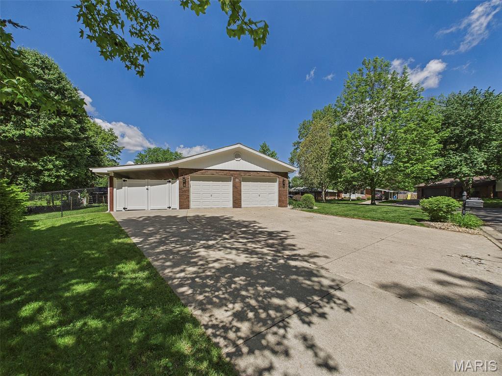 38 Cardinal Lane Highland, IL 62249 - Photo 7 of 50