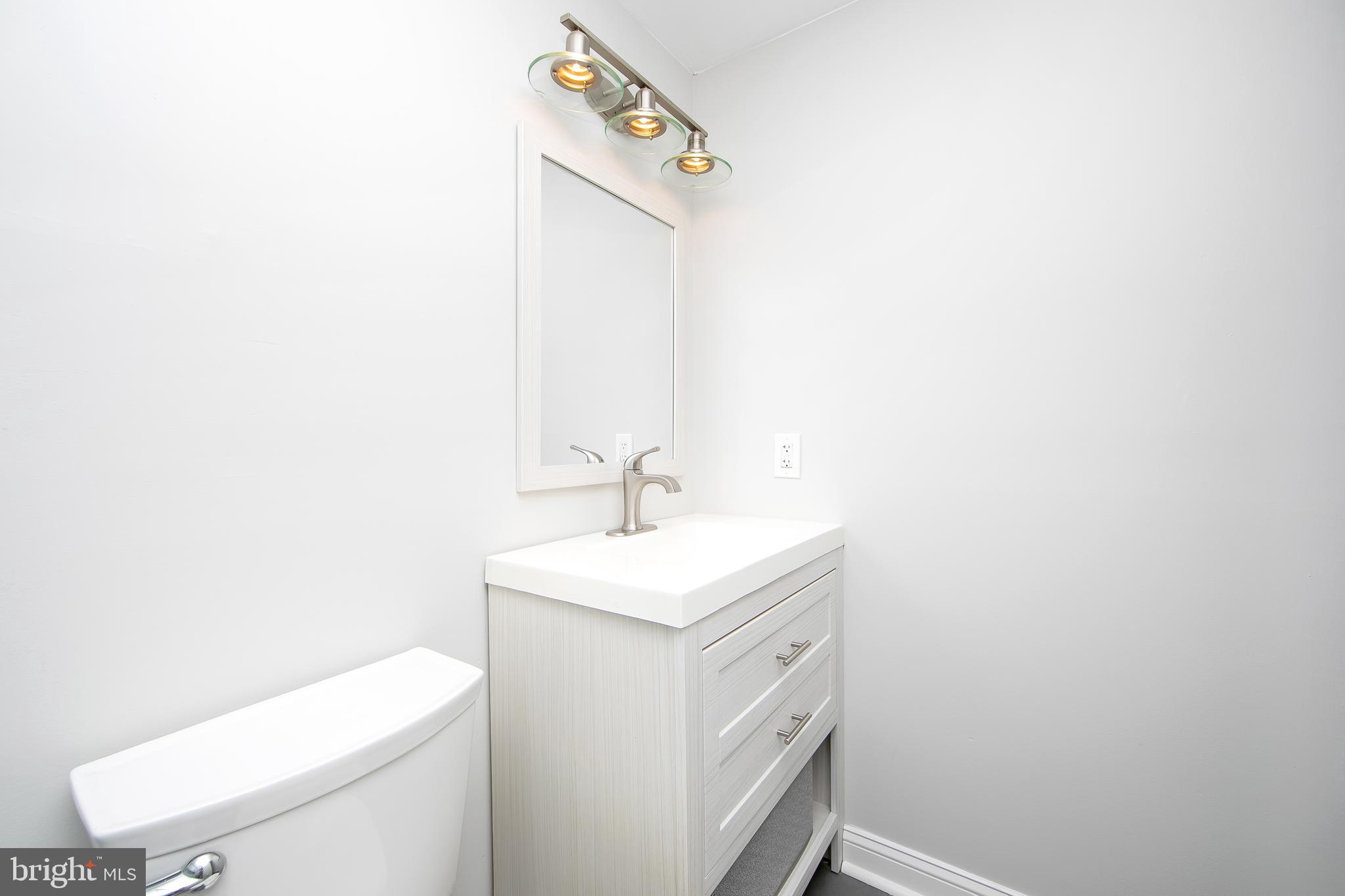 178 Forge Road Delran, NJ 08075 - Photo 16 of 39 Main bedroom bathroom