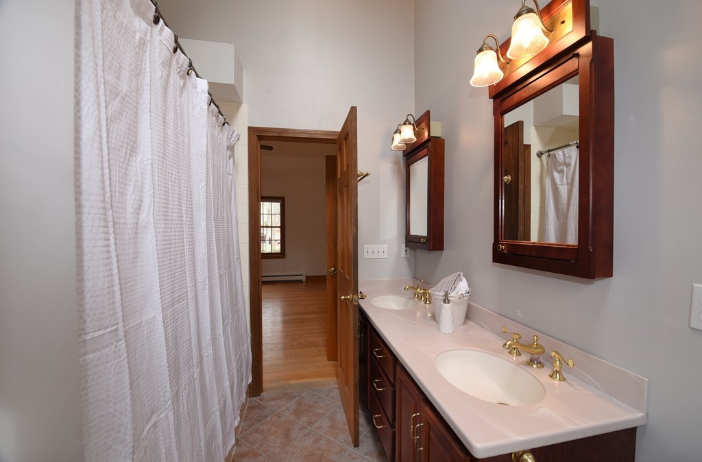 156 Jedediah's Path Marshfield, MA 02050 - Photo 9 of 19