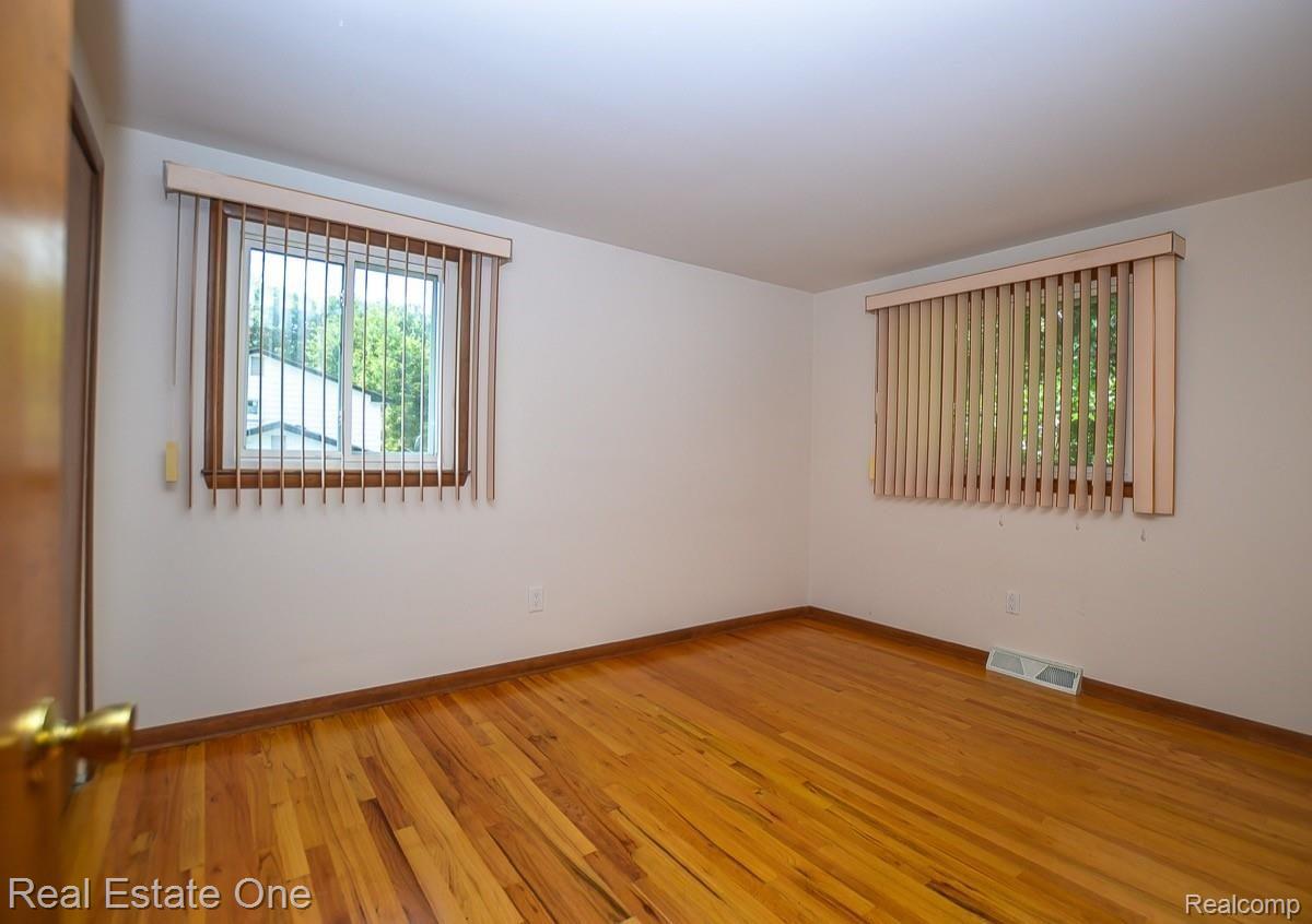34056 West 13 Mile Road Farmington, MI 48331 - Photo 12 of 19 11. BEDROOM