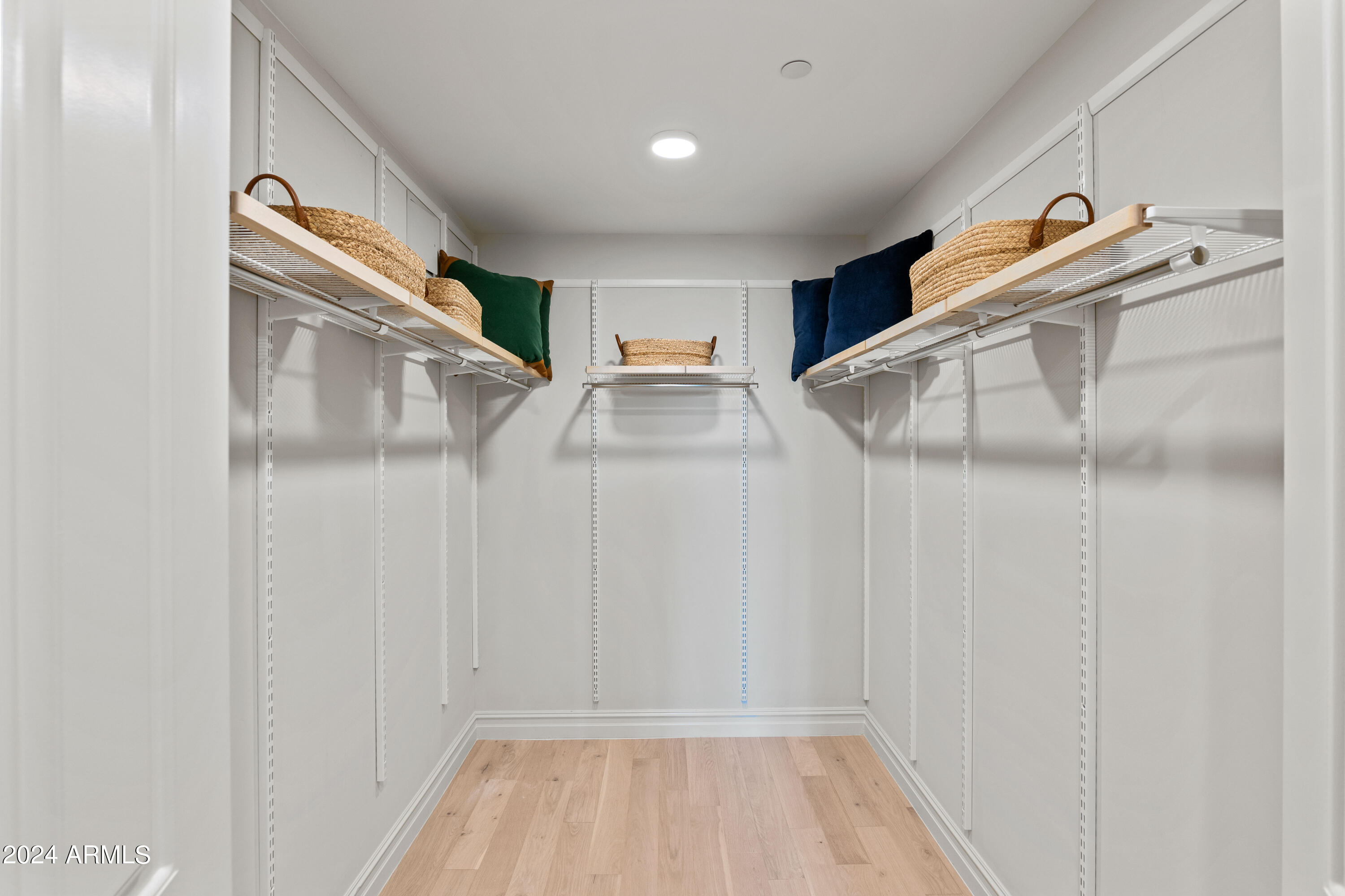 4240 East Camelback Road, Unit 315 Phoenix, AZ 85018 - Photo 23 of 27 BergenInterior-38