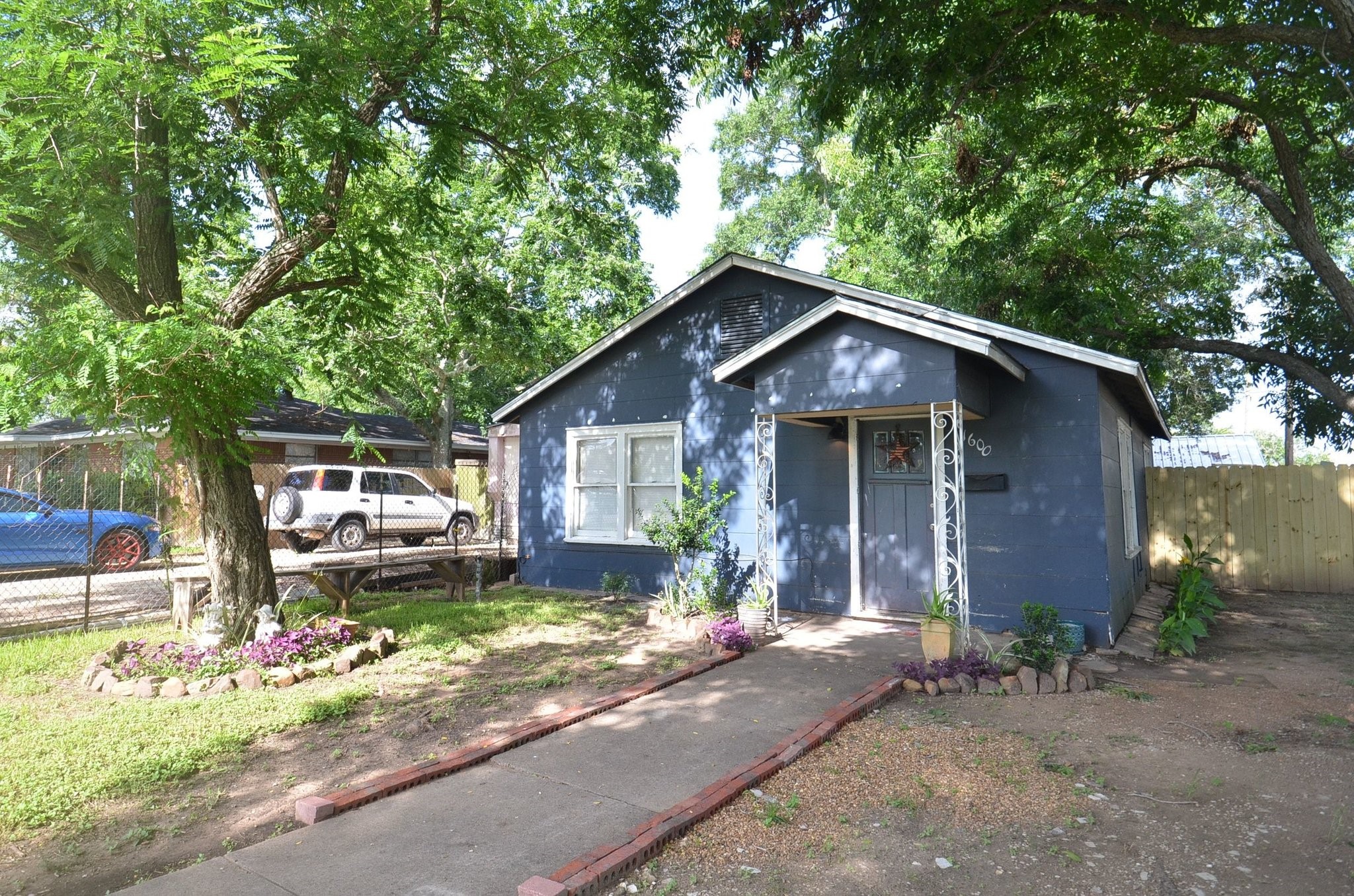 1600 5th Street Rosenberg, TX 77471 - Photo 3 of 24 Spacious corner lot offering plenty of outdoor space.