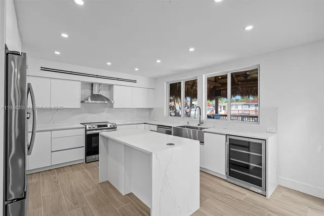 $1,219,900 | 201 Southeast 12th Street, Pompano Beach, FL 33060