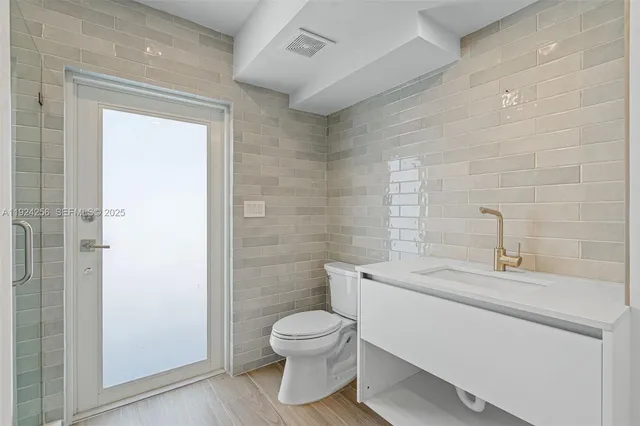 $1,219,900 | 201 Southeast 12th Street, Pompano Beach, FL 33060