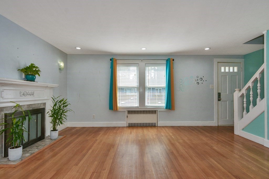 6 Bartlett Road Methuen, MA 01844 - Photo 7 of 28 Gallery Image 7