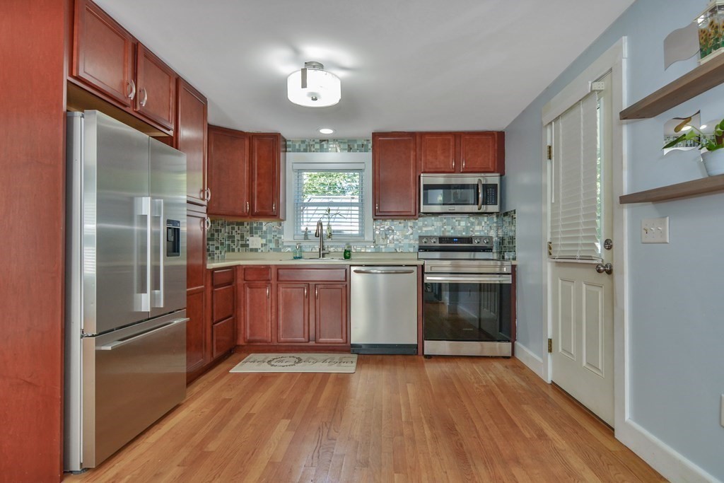 6 Bartlett Road Methuen, MA 01844 - Photo 10 of 28 Gallery Image 10