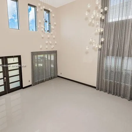 $6,100 | 8981 Northwest 154th Terrace, Unit 8981, Miami Lakes, FL 33018