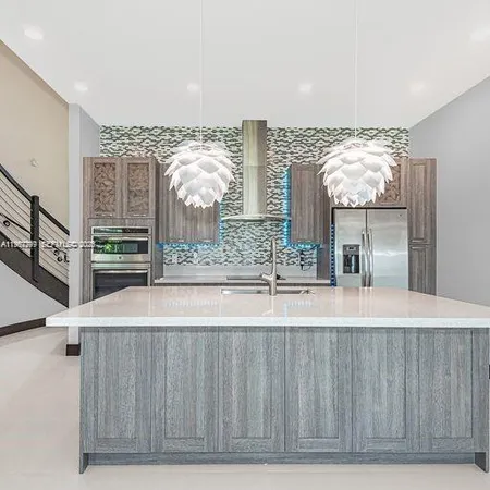 $6,100 | 8981 Northwest 154th Terrace, Unit 8981, Miami Lakes, FL 33018