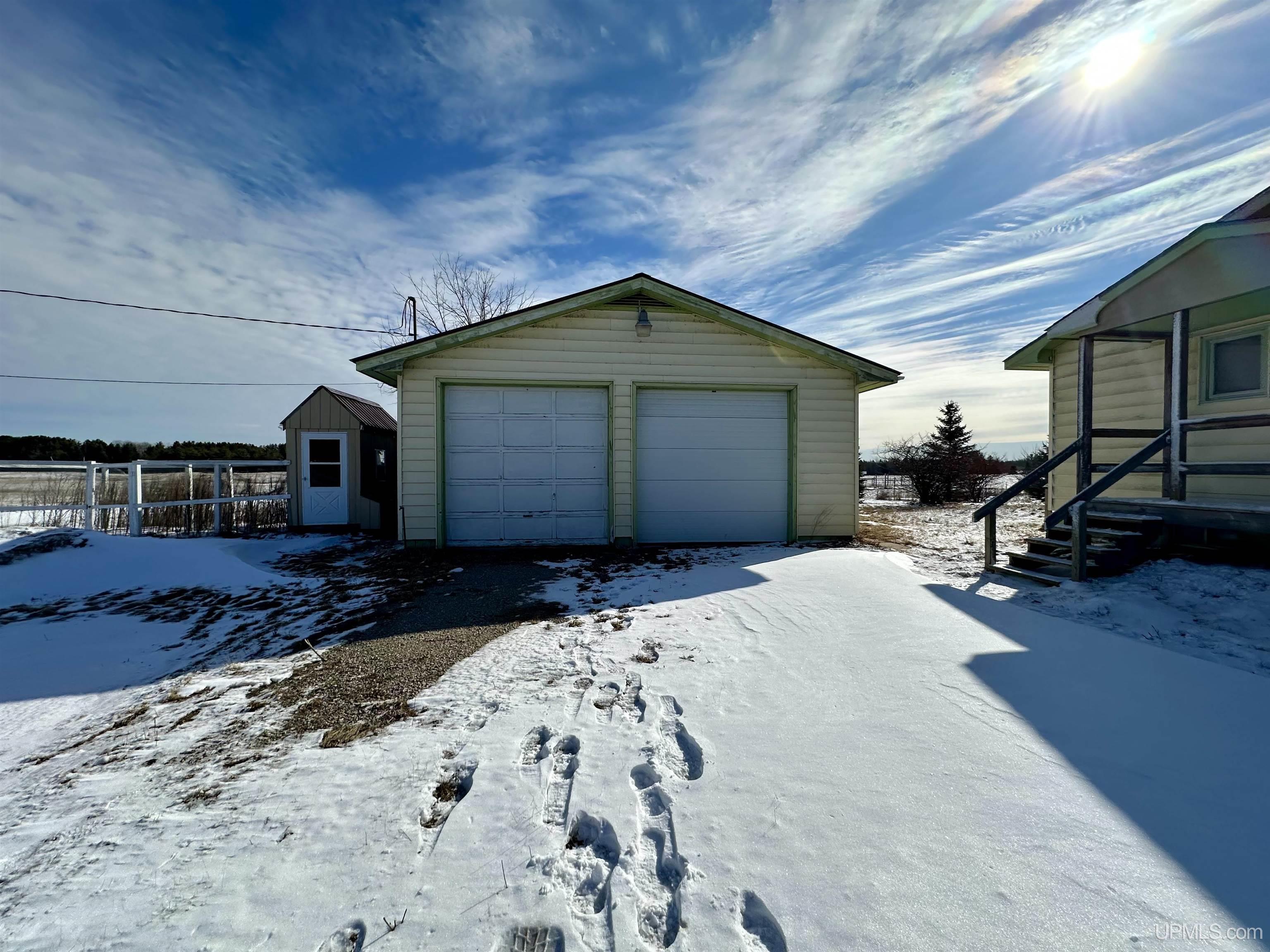 5314 I Road Escanaba, MI 49829 - Photo 2 of 12