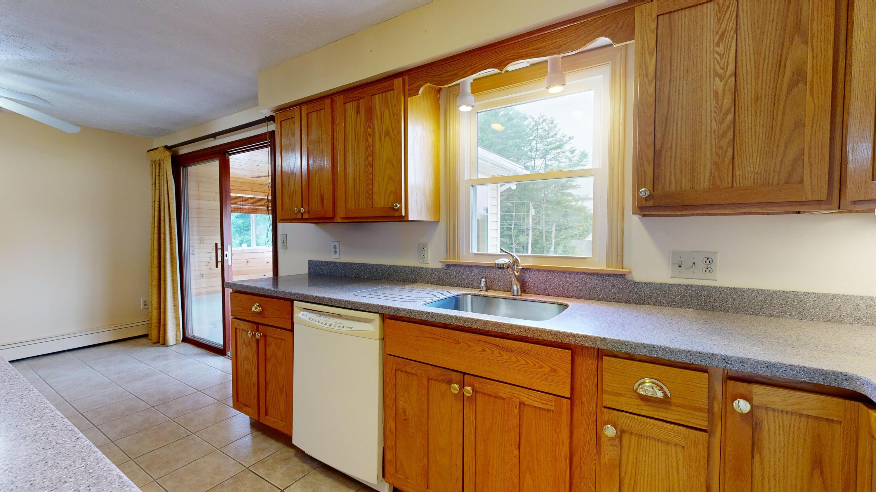 404 Pond Road Lewiston, ME 04240 - Photo 8 of 52 Kitchen