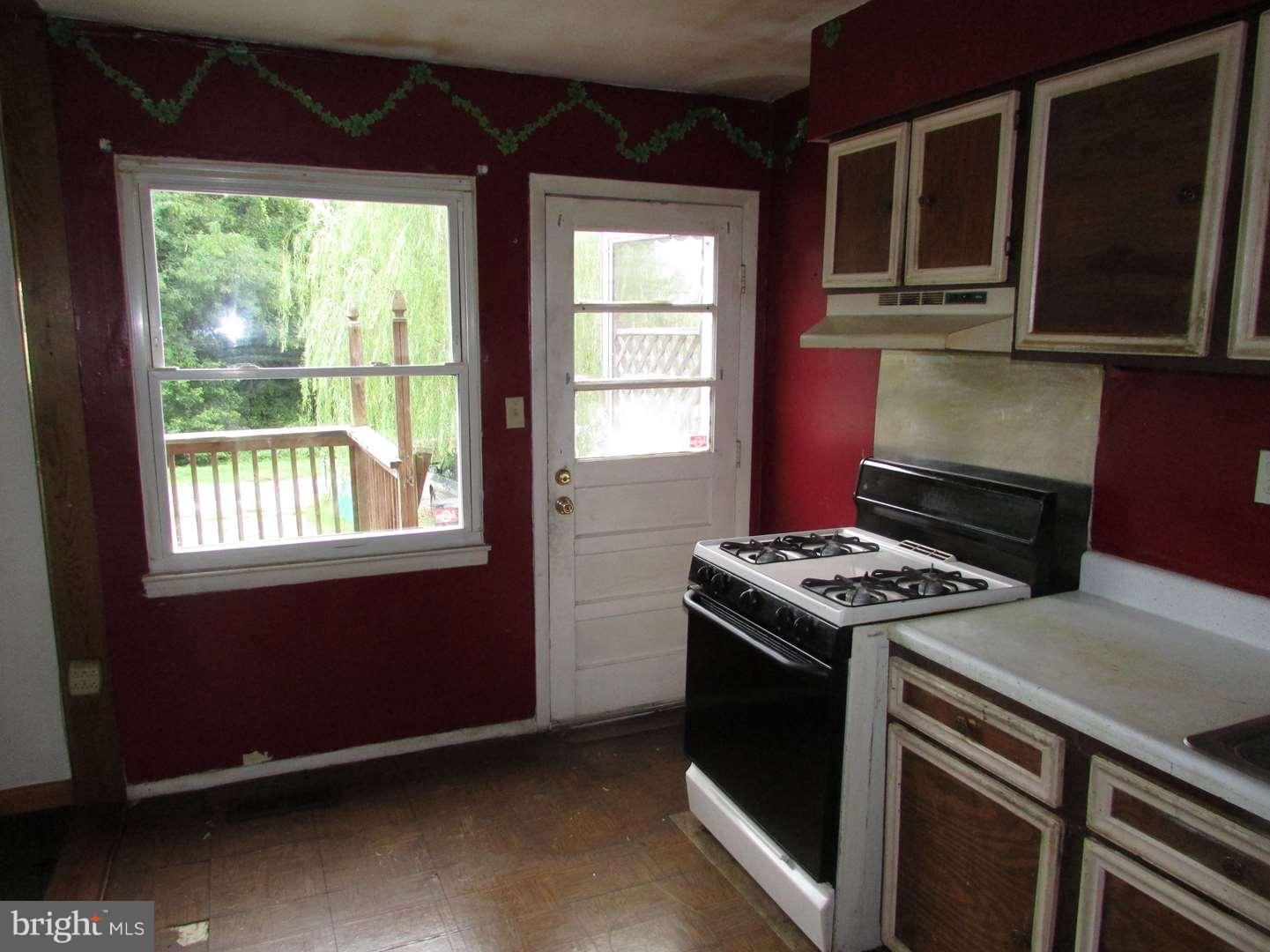 706 Seawall Road Essex, MD 21221 - Photo 12 of 30 Kitchen
