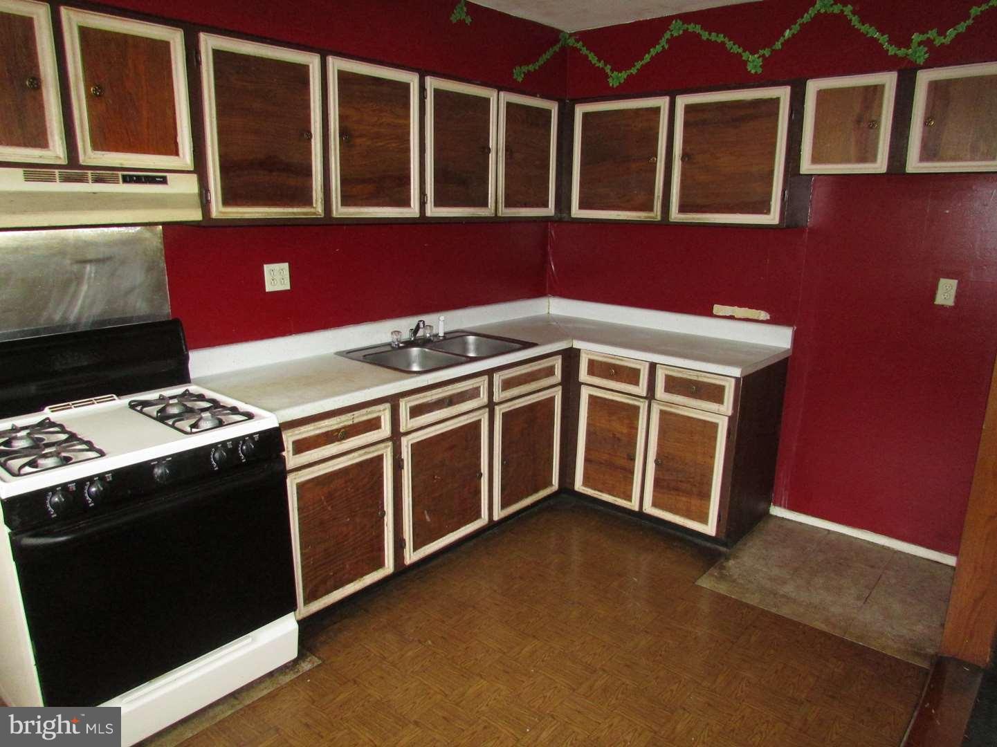 706 Seawall Road Essex, MD 21221 - Photo 13 of 30 Kitchen