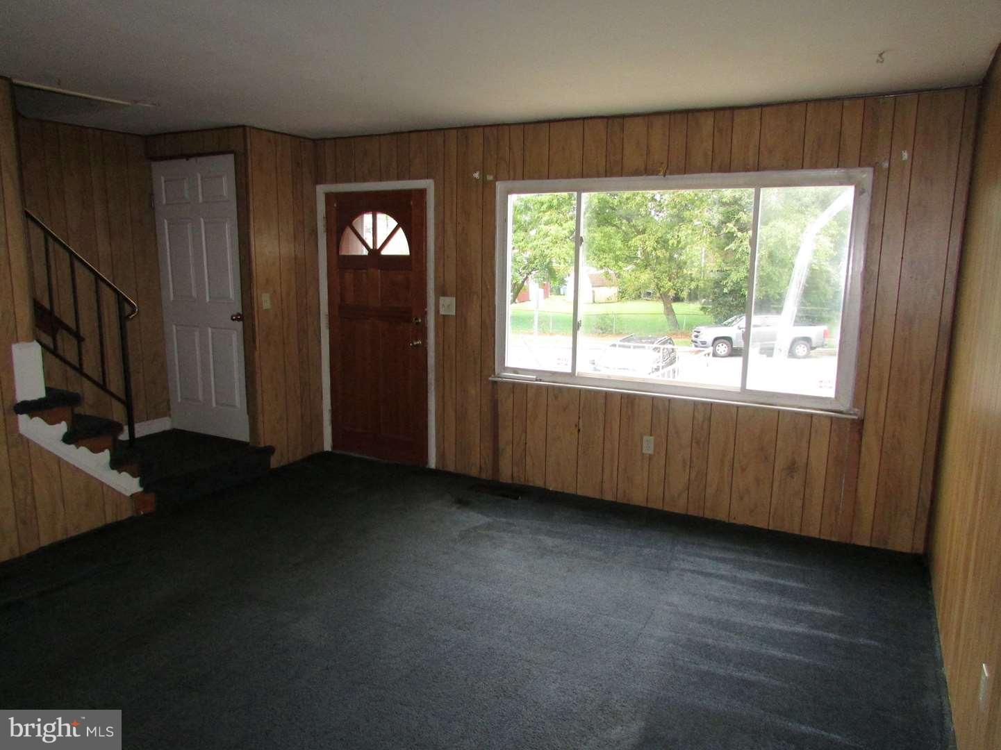 706 Seawall Road Essex, MD 21221 - Photo 3 of 30 Living Room