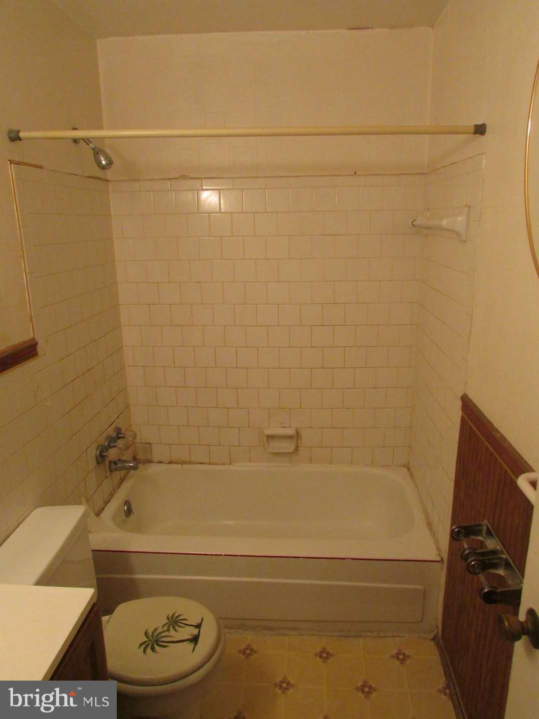 706 Seawall Road Essex, MD 21221 - Photo 21 of 30 Bath