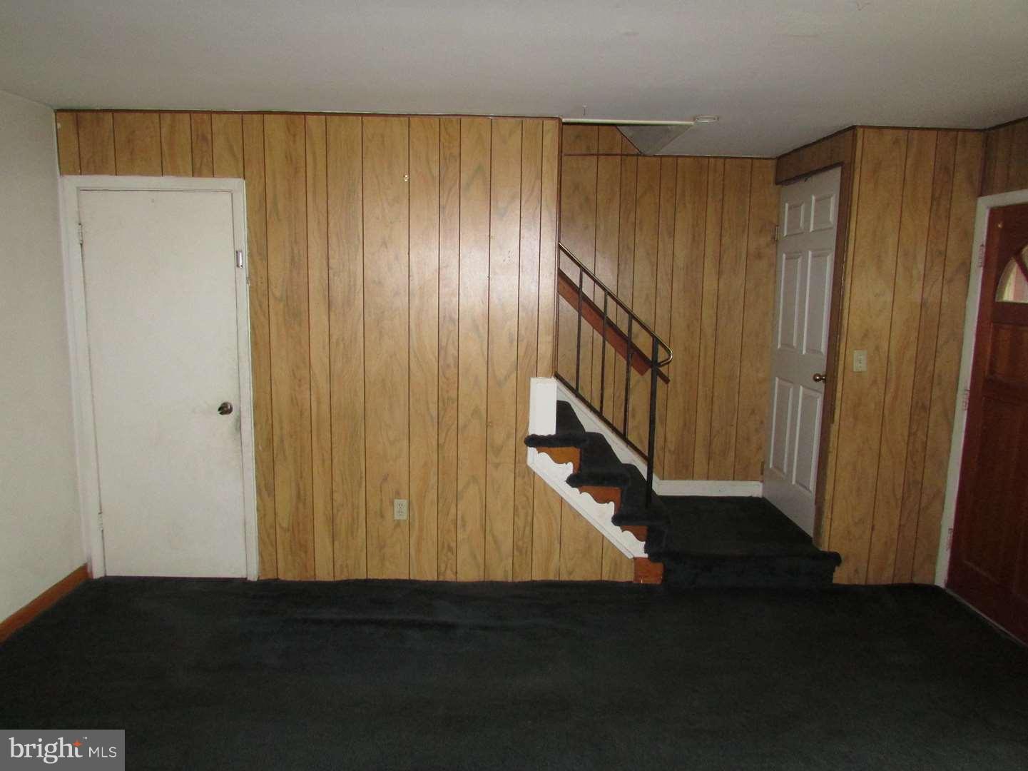 706 Seawall Road Essex, MD 21221 - Photo 4 of 30 Living Room
