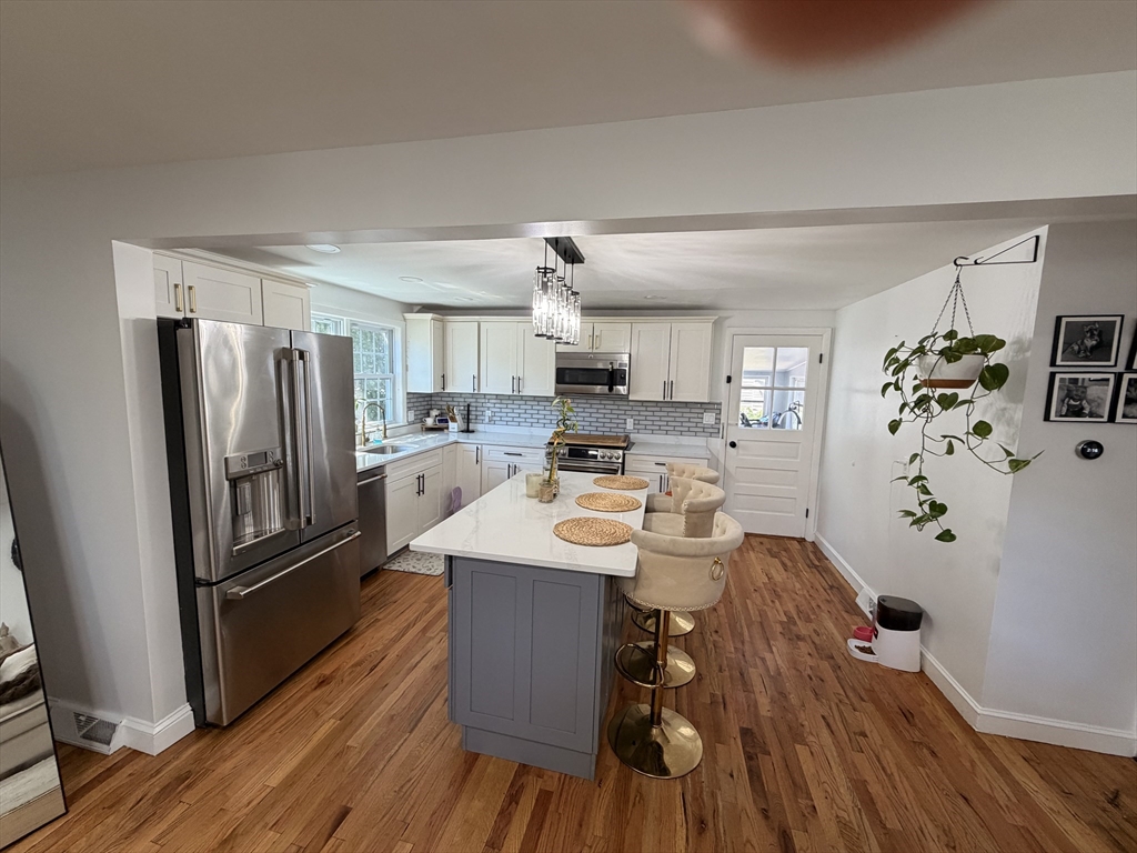 643 Boston Street Lynn, MA 01905 - Photo 4 of 27