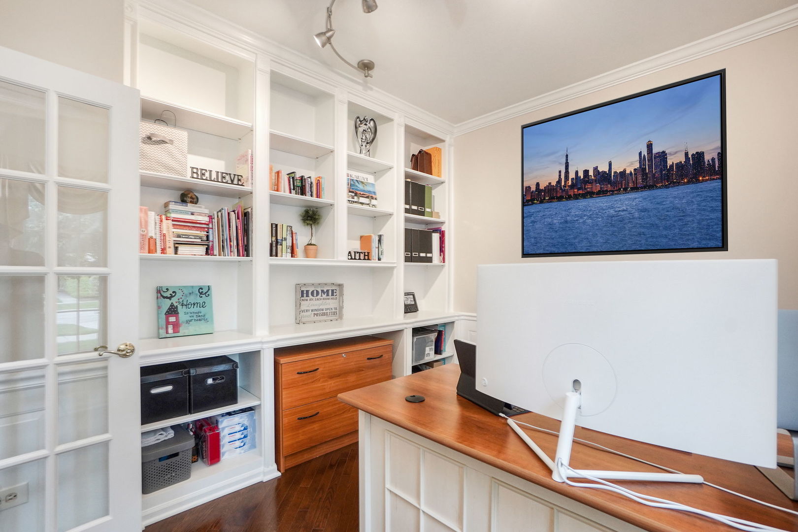 4775 Snapjack Circle Naperville, IL 60564 - Photo 11 of 55 a room with a book shelf