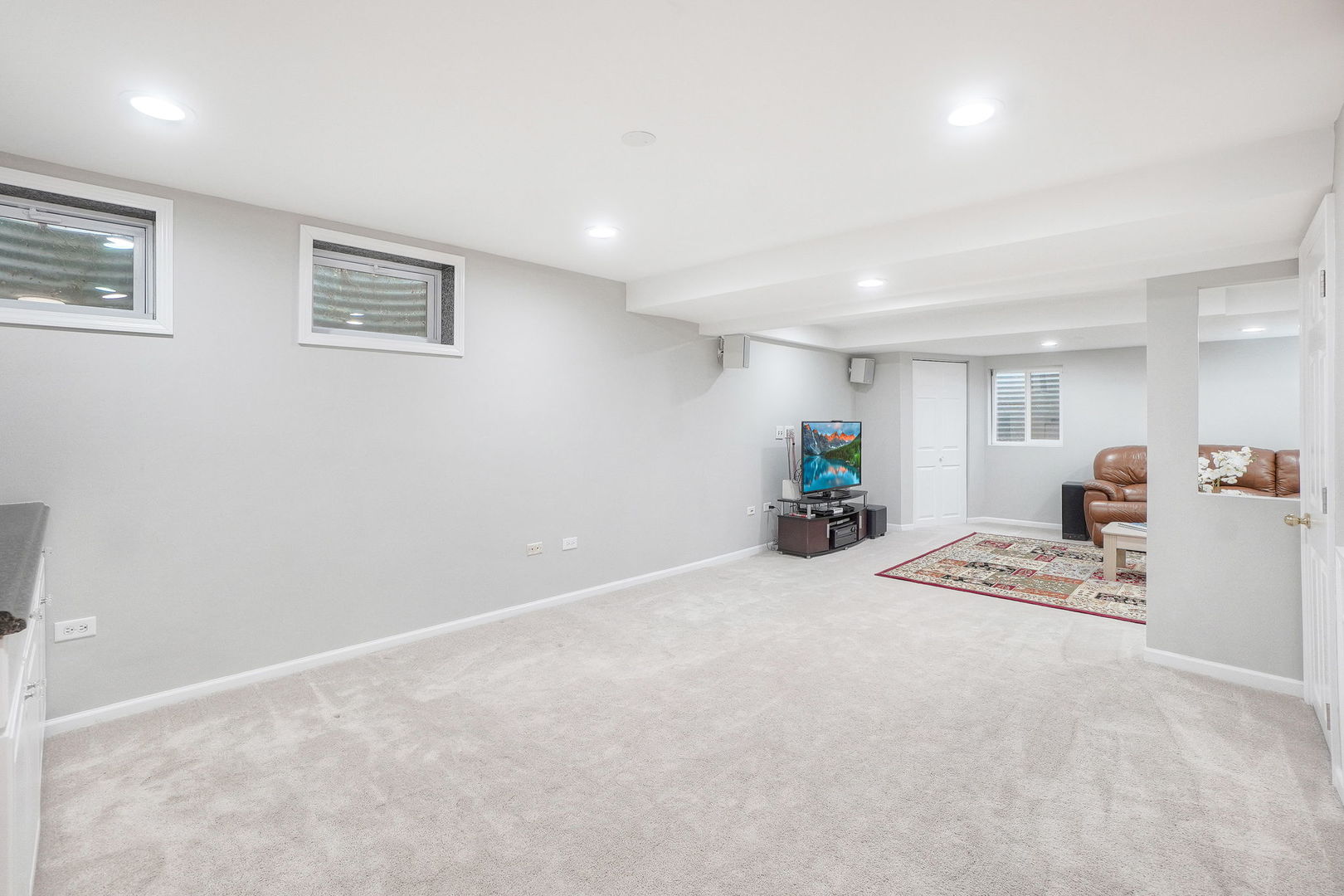 4775 Snapjack Circle Naperville, IL 60564 - Photo 39 of 55 a view of livingroom with furniture