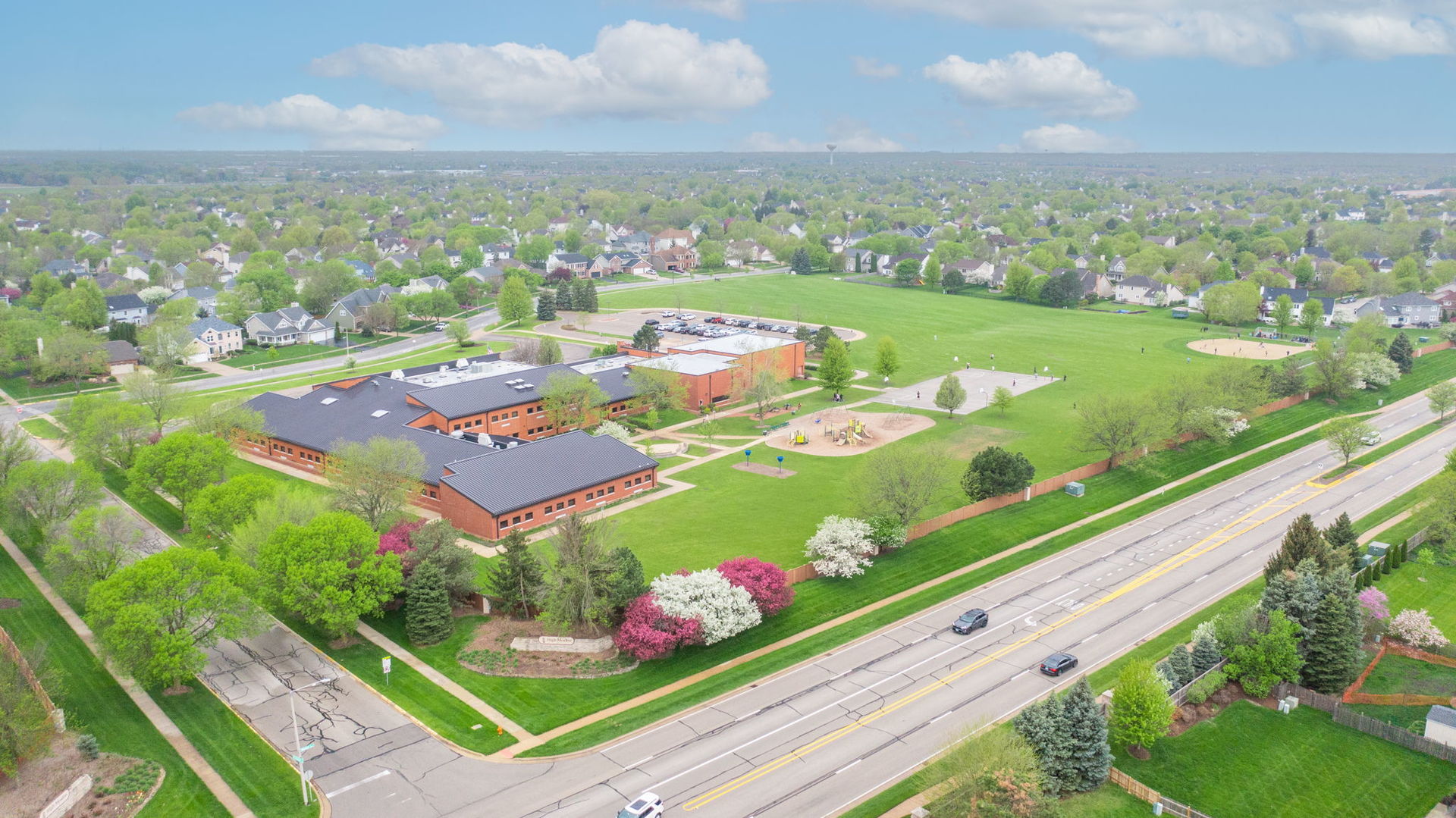 4775 Snapjack Circle Naperville, IL 60564 - Photo 55 of 55 an aerial view of a city