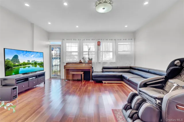 $798,000 | 83-27 Commonwealth Boulevard | Bellerose