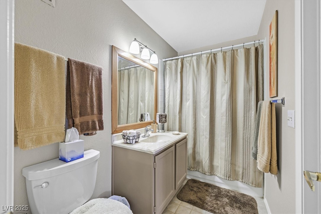 7950 West Flamingo Road, Unit 1054 Las Vegas, NV 89147 - Photo 17 of 24 Second Bedroom Bath for Complete Autonomy