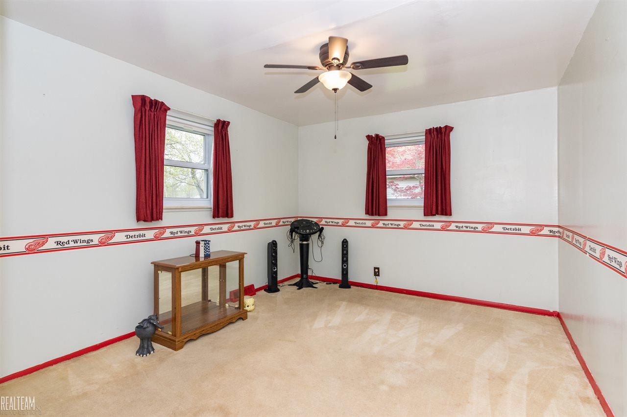 1936 Gilsam Street Rochester, MI 48309 - Photo 16 of 25 50009851-15.JPG