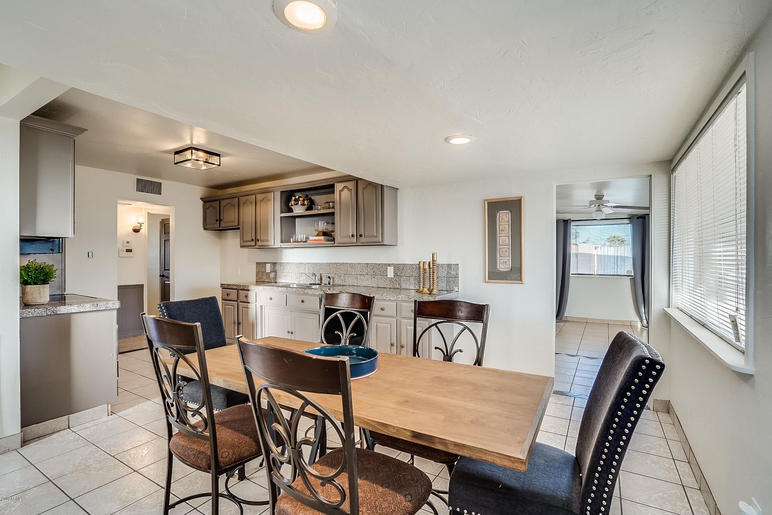 3003 West Bethany Home Road Phoenix, AZ 85017 - Photo 13 of 30 Kitchen and Dining