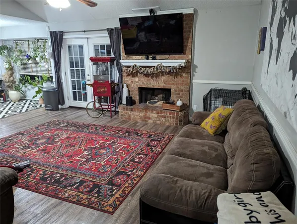 $2,200 | 422 Thoreau Lane, Euless, TX 76039