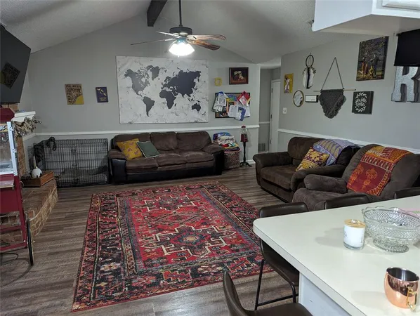 $2,200 | 422 Thoreau Lane, Euless, TX 76039
