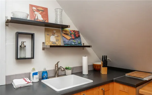 $2,400 | 12 Belair Avenue, Unit 3, Providence, RI 02906