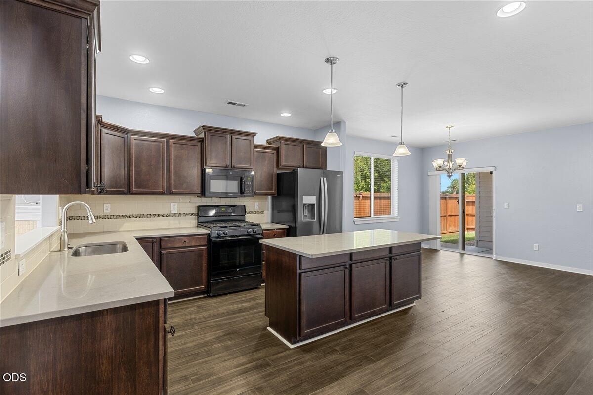 1403 Spring Street Medford, OR 97504 - Photo 6 of 20 Gallery Image 6