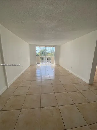 $1,850 | 1800 Sans Souci Boulevard, Unit 315, North Miami, FL 33181