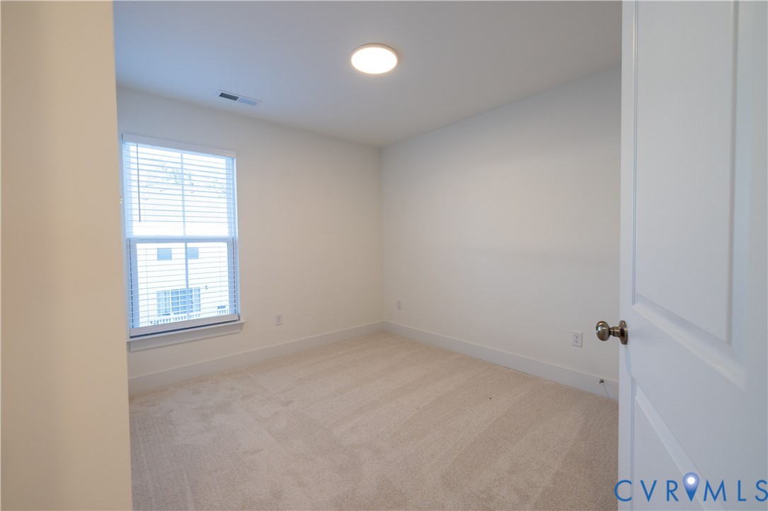 15309 Sunray Alley Chesterfield, VA 23832 - Photo 44 of 50 an empty room with a window
