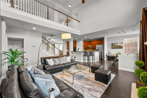 $1,089,000 | 108 Whitley Drive, Austin, TX 78738