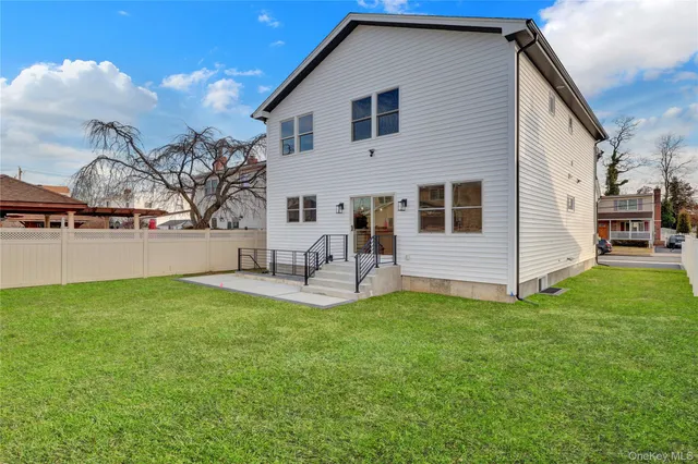 $1,350,000 | 124 Mckinley Avenue, North Bellmore, NY 11710