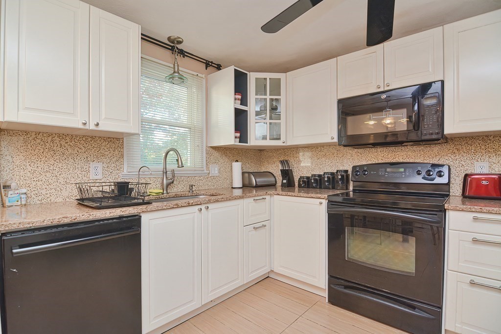 15 Bow Ridge Road Lynn, MA 01904 - Photo 4 of 35 Gallery Image 4