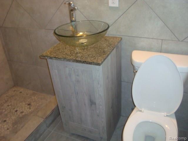 14054 Rutland Street Detroit, MI 48227 - Photo 19 of 24 038.JPG
