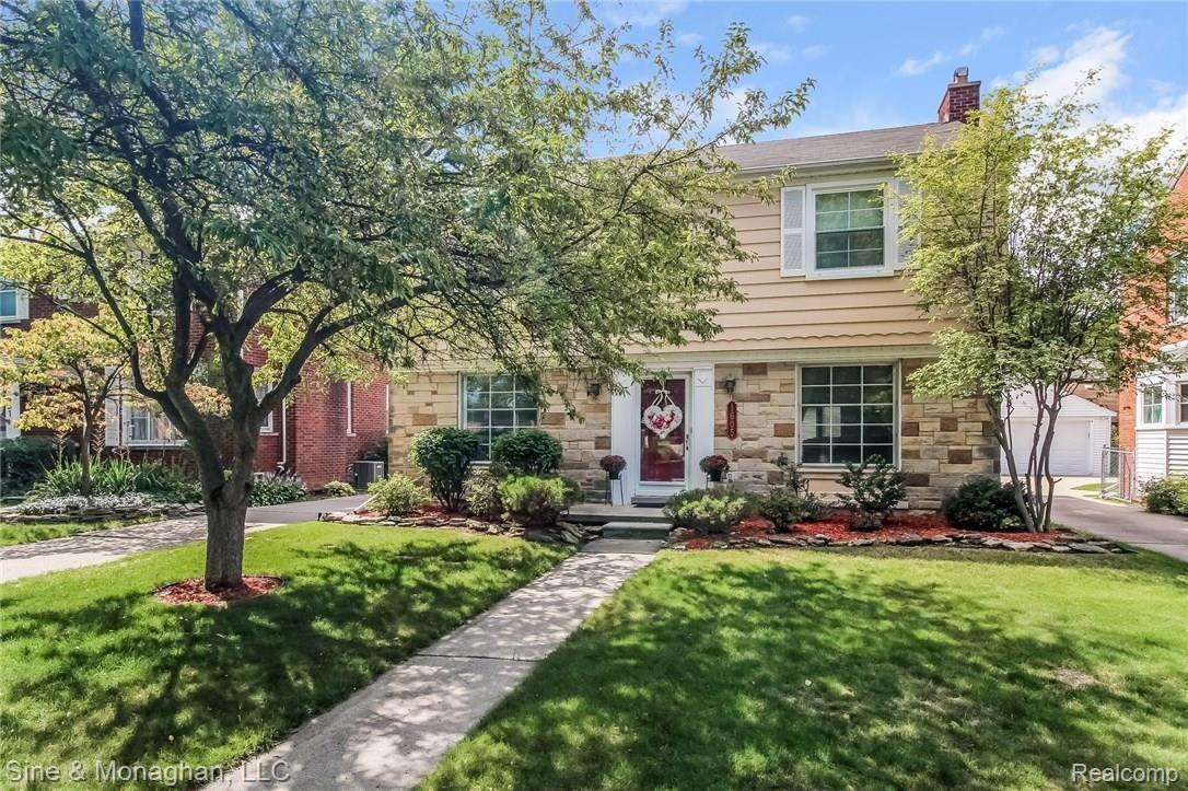 1605 Prestwick Road Grosse Pointe, MI 48236 - Photo 1 of 46 001-Front_View-5042172-medium.jpg