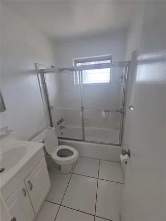 $1,790 | 3518 Taylor Street, Unit 6, Hollywood, FL 33021