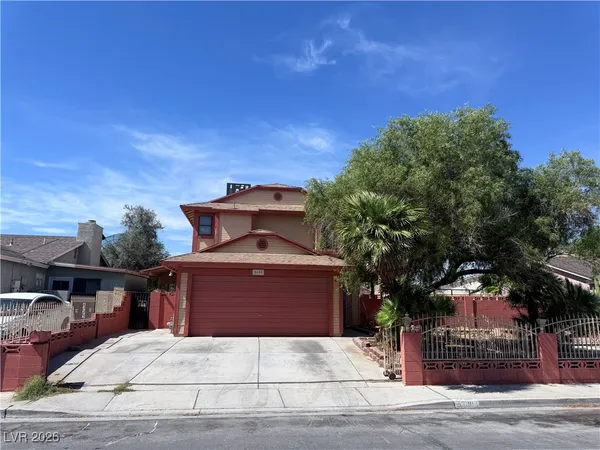 $2,400 | 5600 Grossmont Avenue, Las Vegas, NV 89110