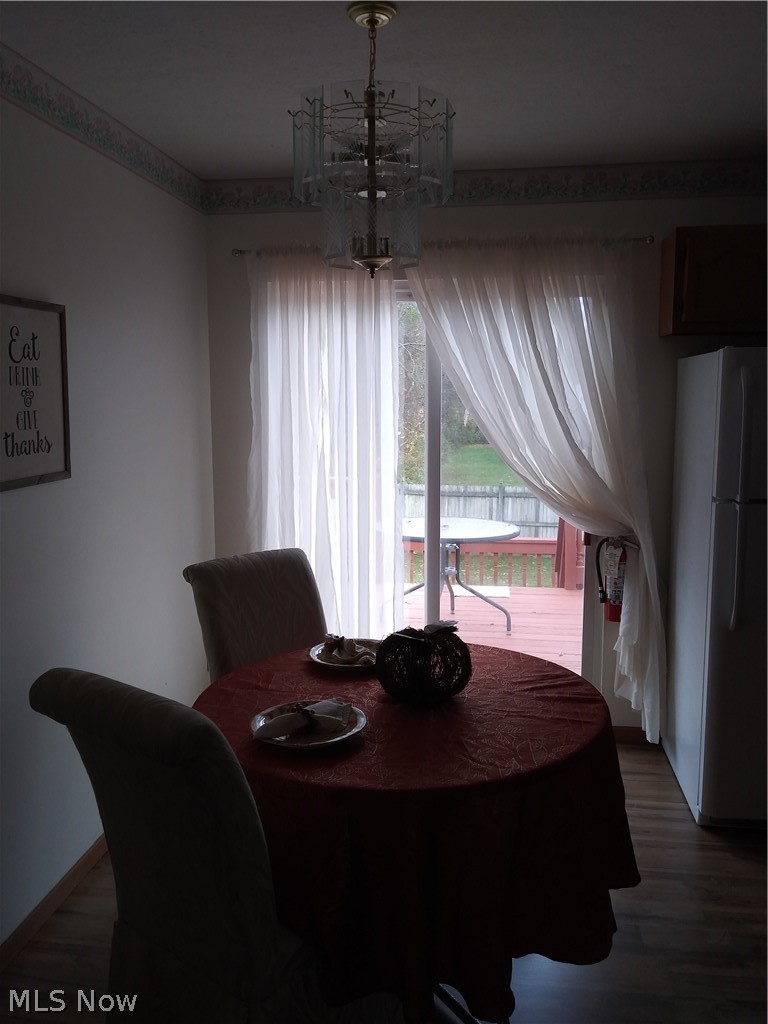 1423 Walnut Road Southeast Massillon, OH 44646 - Photo 9 of 30 eat in kitchen with sliding door to deck