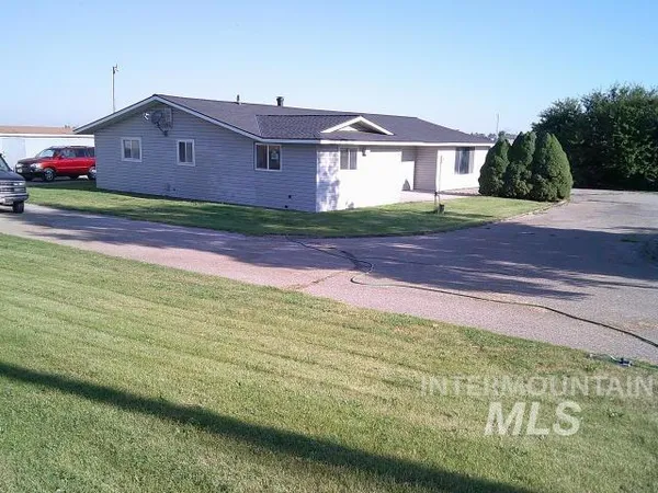 $475,000 | 23621 Old Highway 30, Caldwell, ID 83607