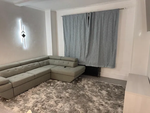 $999,000 | 595 West End Avenue, Unit 3D | Upper West Side