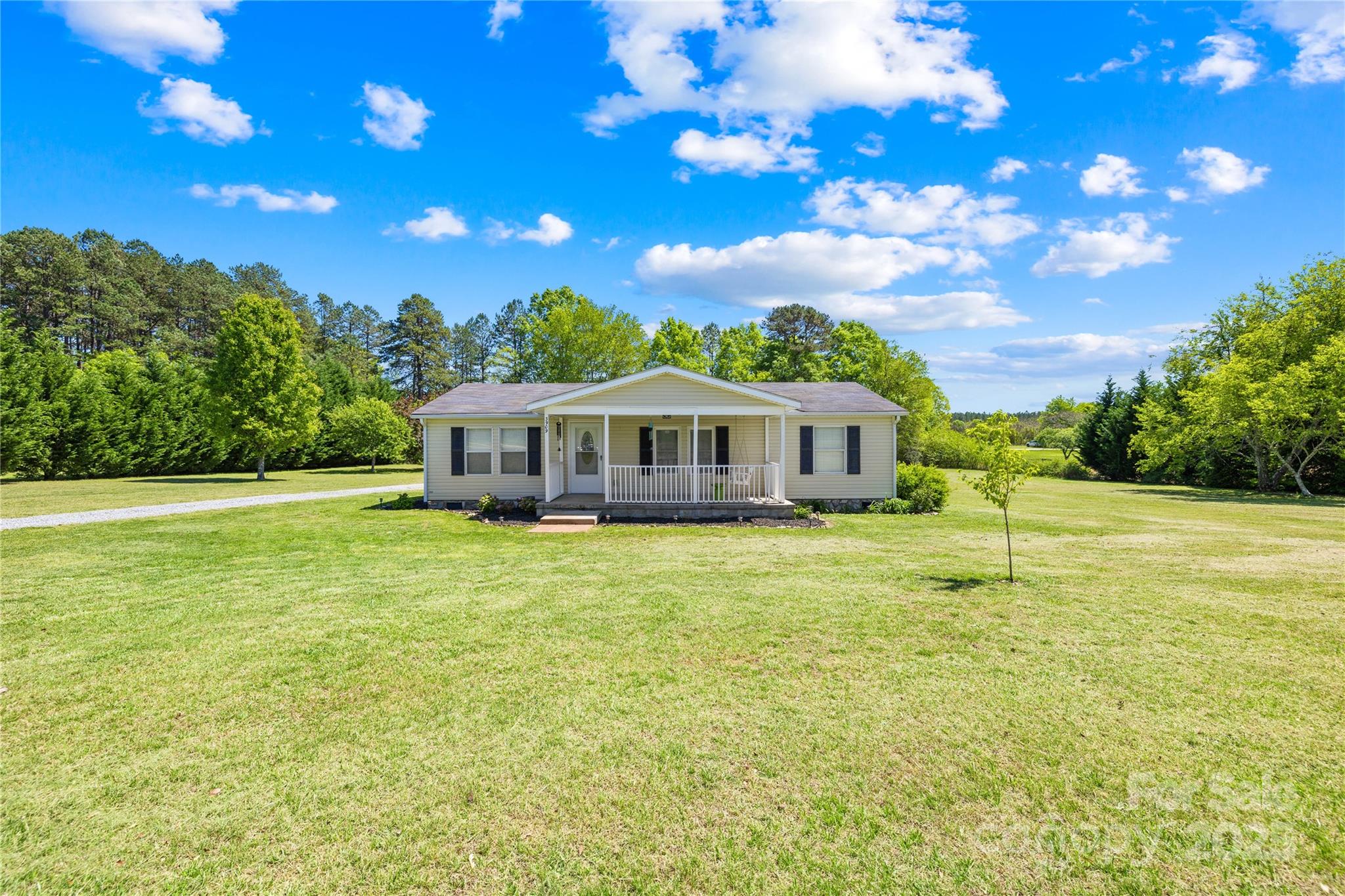 3909 Beda Road Newton, NC 28658 - Photo 4 of 31 Gallery Image 4