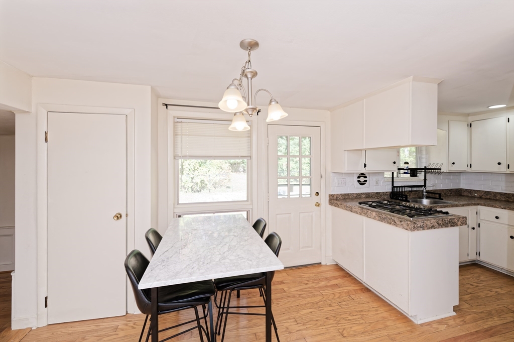 32 Colonial Way Holliston, MA 01746 - Photo 10 of 36 Gallery Image 10