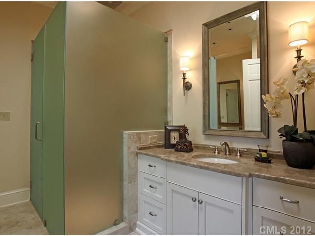 184 Cherokee Road, Unit F Charlotte, NC 28207 - Photo 12 of 16 Gallery Image 12